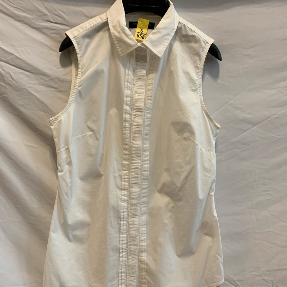Banana Republic sleeveless shirt